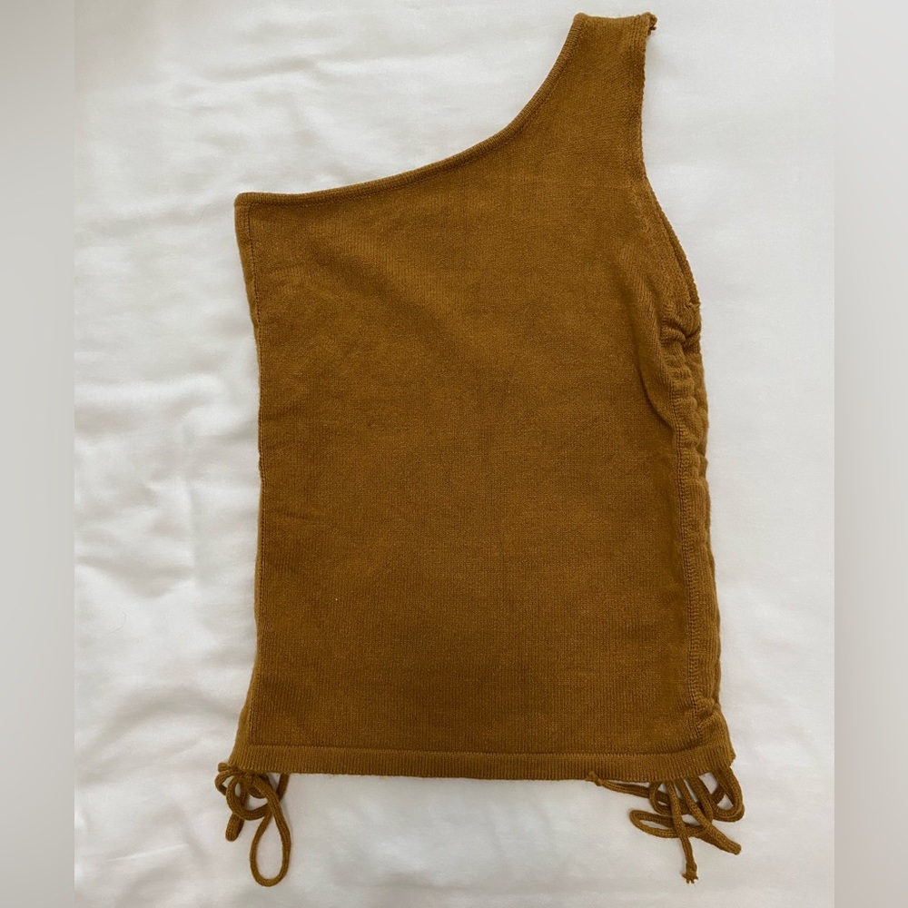 Small Drawstring One Shoulder Top - Picture 2 of 4